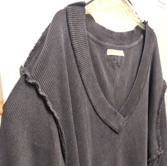 Free People Asher Thermal Knit Vneck Top Black NWT - Picture 6 of 13